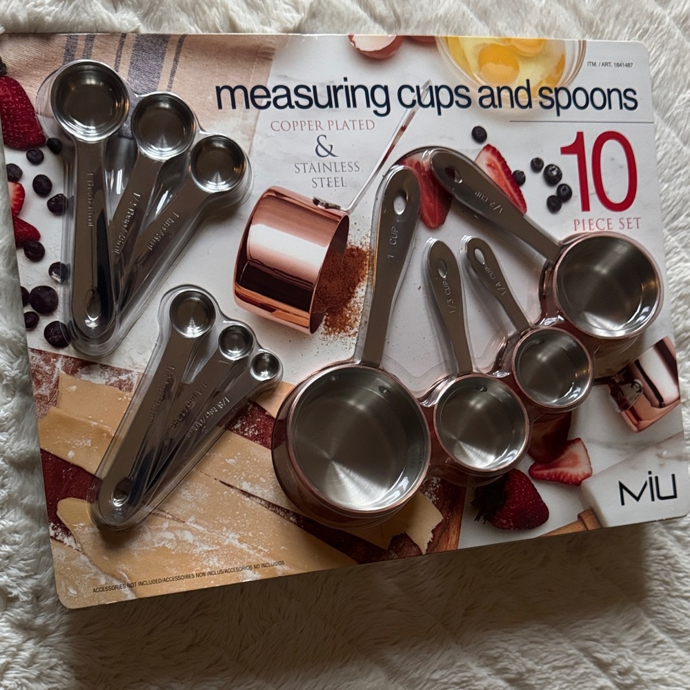 MIU Measuring Cups and Spoons Set